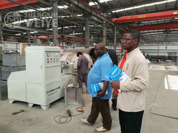 Beninese customers visit cottonseed oil press machine